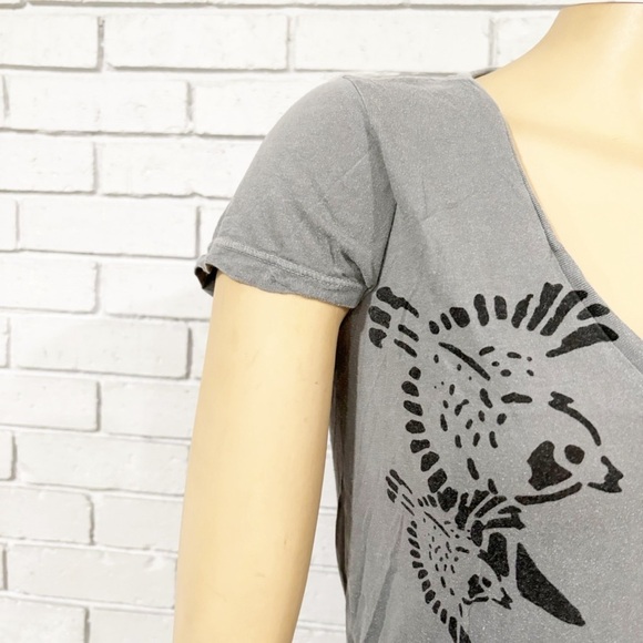 Urban Outfitters Hometown Heroes Graphic Tee - Picture 5 of 15